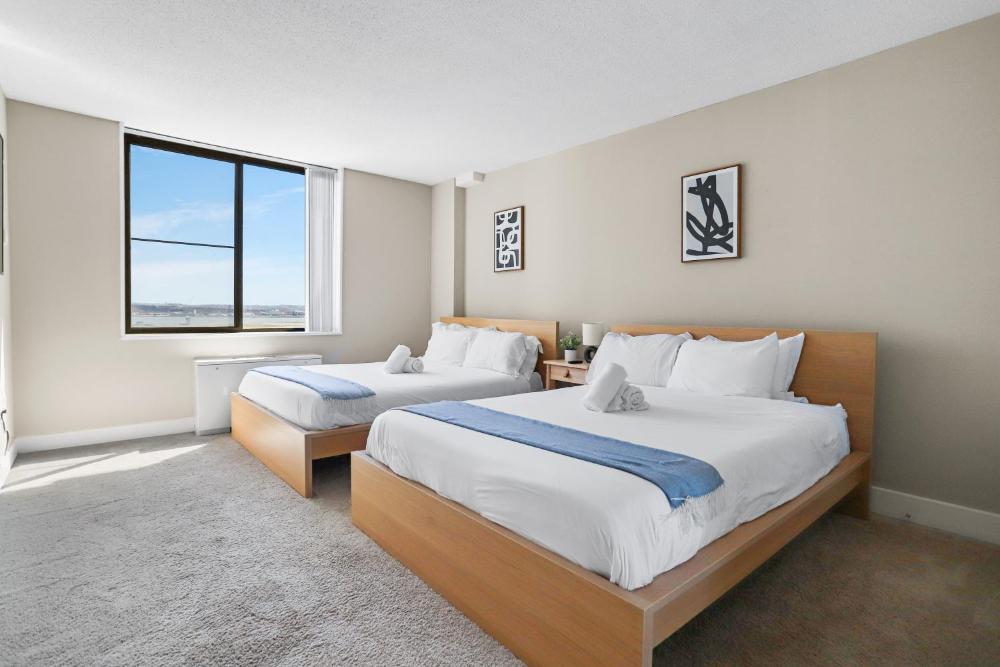 Stylish Apt in Crystal City